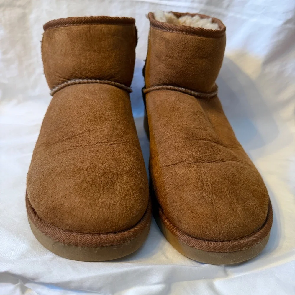 UGG Australia Classic Mini 5854 Chestnut Sheepskin Ankle Boots Womens 11